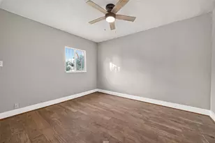 7323 Hurtgen Forest Rd, Houston, TX 77033 - Photo 15