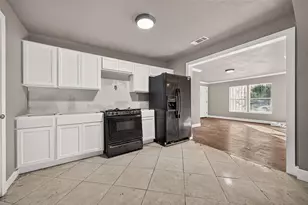 7323 Hurtgen Forest Rd, Houston, TX 77033 - Photo 11
