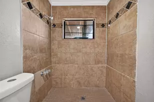 7323 Hurtgen Forest Rd, Houston, TX 77033 - Photo 17