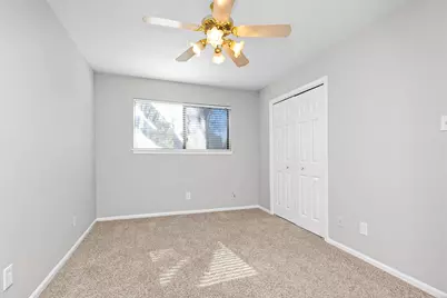 127 Golfview Drive, Conroe, TX 77356 - Photo 9