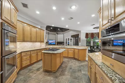 624 Lakeshore Drive, Sugar Land, TX 77478 - Photo 15