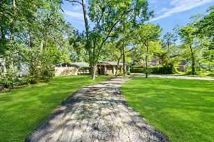 1317 Plantation Dr, Dickinson, TX 77539 - Photo 3