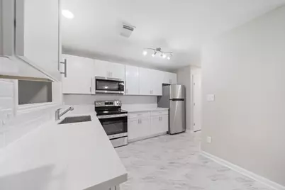 1317 Plantation Drive, Dickinson, TX 77539 - Photo 5