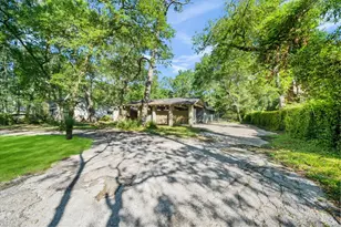 1317 Plantation Dr, Dickinson, TX 77539 - Photo 1
