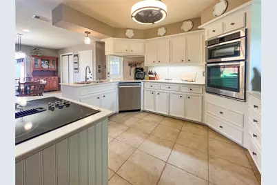 49 Colony Square, Angleton, TX 77515 - Photo 3