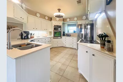 49 Colony Square, Angleton, TX 77515 - Photo 11