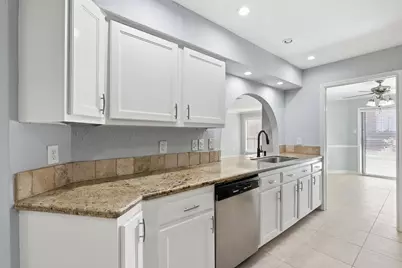 13419 Parkway Boulevard, Sugar Land, TX 77478 - Photo 13