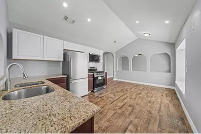 2015 Williamsburg Court N, League City, TX 77573 - Photo 7