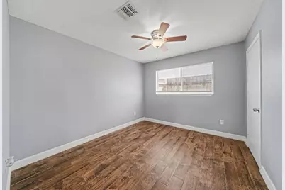 2015 Williamsburg Court N, League City, TX 77573 - Photo 11