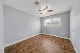 2015 Williamsburg Ct N, League City, TX 77573 - Photo 11