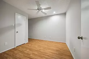 2016 Trixie Ln, Houston, TX 77042 - Photo 11