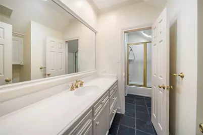 2 Soldiers Creek Circle, Hunters Creek Village, TX 77024 - Photo 37