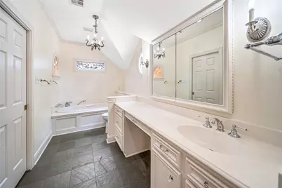 2 Soldiers Creek Circle, Hunters Creek Village, TX 77024 - Photo 35