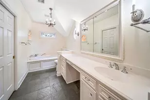 2 Soldiers Creek Circle, Hunters Creek Village, TX 77024 - Photo 35