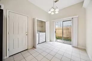 5715 S Magazine Cir, Houston, TX 77084 - Photo 9