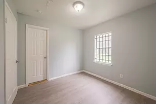 9302 Fairland Dr, Houston, TX 77051 - Photo 11