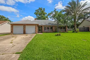 206 Stanford St, Lake Jackson, TX 77566 - Photo 1