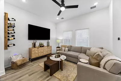 3012 Jensen Springs Lane, Houston, TX 77026 - Photo 5