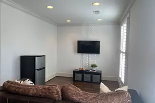 216 W 24th St, Houston, TX 77008 - Photo 7