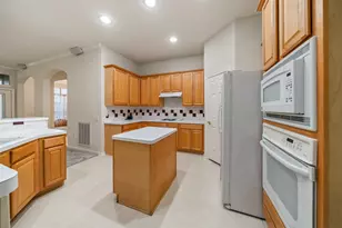 27 E Bellmeade Pl, The Woodlands, TX 77382 - Photo 19