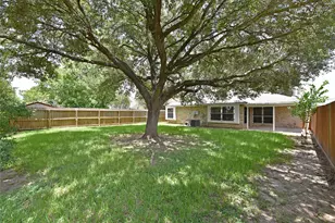 7034 River Bluff Dr, Houston, TX 77085 - Photo 27