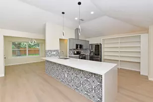 7034 River Bluff Dr, Houston, TX 77085 - Photo 9