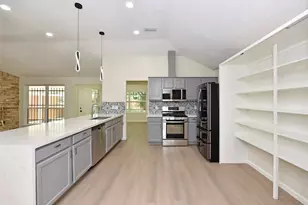7034 River Bluff Dr, Houston, TX 77085 - Photo 11