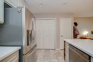 2425 Holly Hall St, Houston, TX 77054 - Photo 15