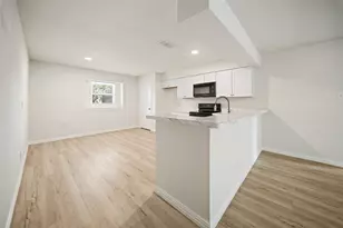 8606 Parkhill Forest Dr, Houston, TX 77088 - Photo 3