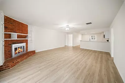 8606 Parkhill Forest Drive, Houston, TX 77088 - Photo 11