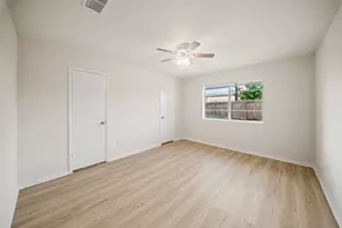 8606 Parkhill Forest Dr, Houston, TX 77088 - Photo 19