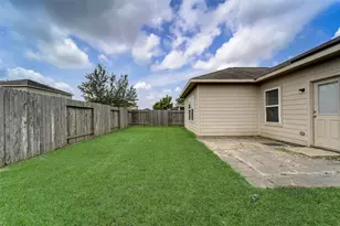 315 Apache Field Ln, La Marque, TX 77568 - Photo 27