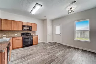 315 Apache Field Ln, La Marque, TX 77568 - Photo 11