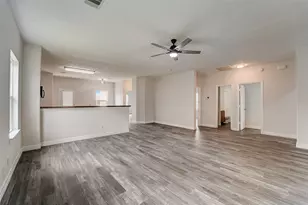 315 Apache Field Ln, La Marque, TX 77568 - Photo 5