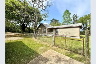 909 W Elder, Colmesneil, TX 75938 - Photo 1