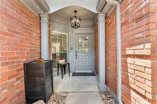 99 S Village Knoll Cir, The Woodlands, TX 77381 - Photo 7