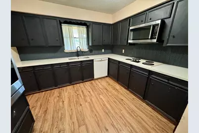 1221 Green Briar Drive, Huntsville, TX 77340 - Photo 7