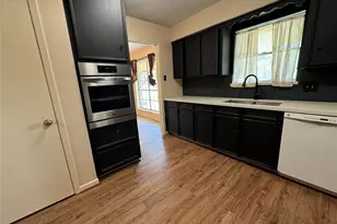1221 Greenbriar Dr, Huntsville, TX 77340 - Photo 7