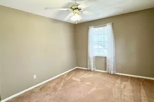 1221 Greenbriar Dr, Huntsville, TX 77340 - Photo 25