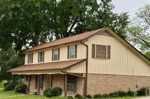 1221 Greenbriar Dr, Huntsville, TX 77340 - Photo 1