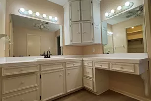 1221 Greenbriar Dr, Huntsville, TX 77340 - Photo 15