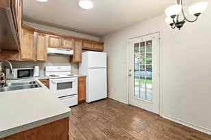1438 Wall St, Beaumont, TX 77701 - Photo 3
