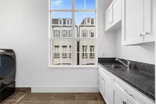 11107 Savannah Oaks Ln, Houston, TX 77043 - Photo 19