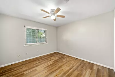 11911 Plumbrook Drive, Houston, TX 77099 - Photo 17