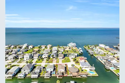 21709 Deaf P Smith Drive, Galveston, TX 77554 - Photo 37