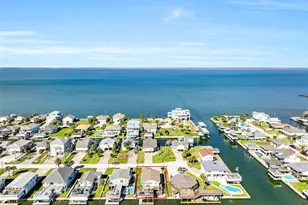 21709 Deaf P Smith Dr, Galveston, TX 77554 - Photo 37