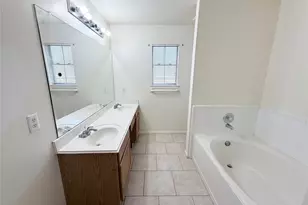 9221 Desirable Dr, La Porte, TX 77571 - Photo 7