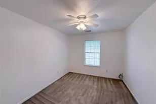 9221 Desirable Dr, La Porte, TX 77571 - Photo 13