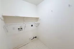 9221 Desirable Dr, La Porte, TX 77571 - Photo 15