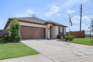 9402 Dearborn Creek Dr, Cypress, TX 77433 - Photo 3